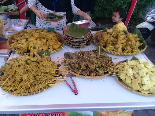 Ayam Goreng Serundeng Khas Ciamis Kinanti, Author: Cecep Komarudin