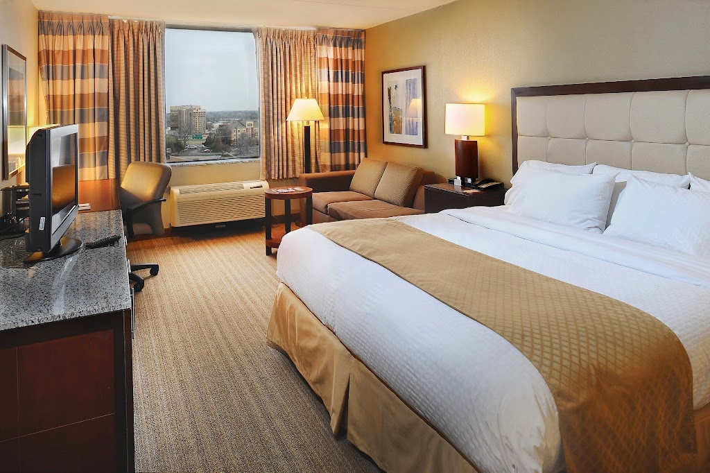 St. Louis Lambert International Airport Parking at DoubleTree by Hilton Hotel St. Louis ...