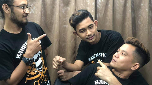 ALARCON BARBERSHOP SHAVE & HAIRCUTS