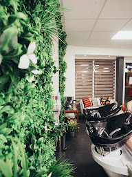 Photo n°4 de Le Salon d'Ema à Bagnères-de-Luchon (Salon de coiffure)