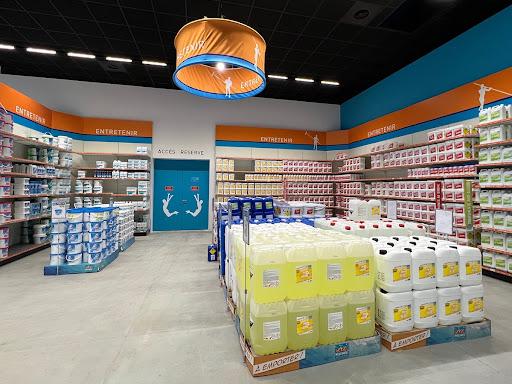 Photo de Cash Piscines à Laroque-des-Arcs (46090)