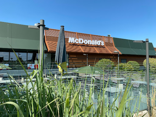 Photo 10 - Burger King