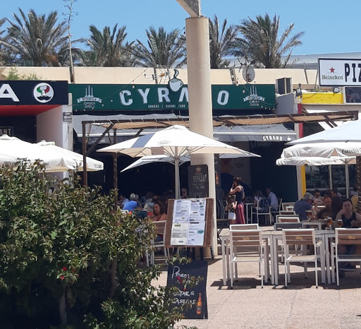 Cafe Cyrano - Visual