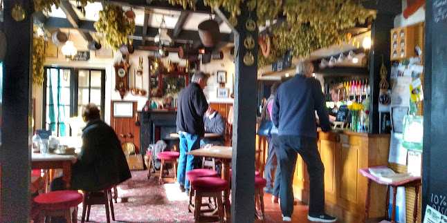Comments and reviews of The Beauchamp Arms