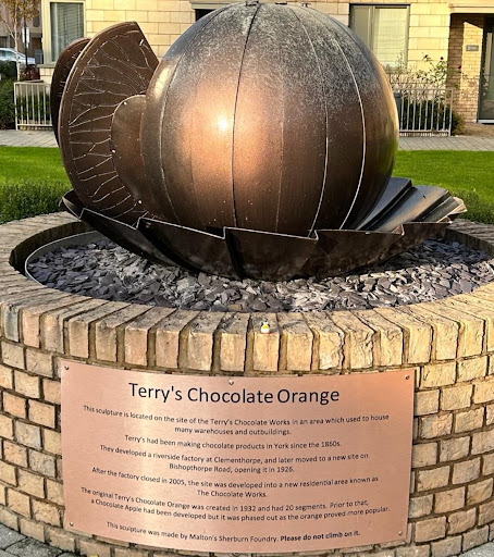 Terry's Chocolate Orange Sculpture - Thumbnail