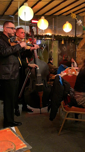 Nyitvatartás: Verne Restaurant & Cafe