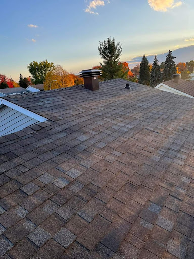 Dicaire Maître Constructeur | Réparation et réfection de toiture, ventilation d'entretoit Logo
