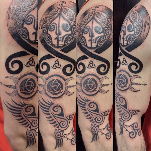 Lucky Cat Tattoo and Art Company Logo