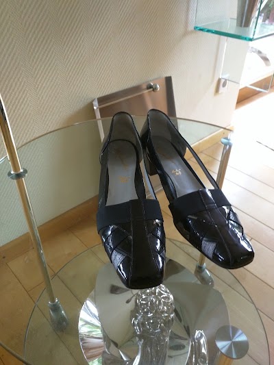 Photos of Leone Schuhmoden