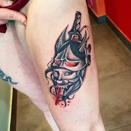 Photo n°12 de Royal Tattoo Studio Paris à Paris (Tatoueur)