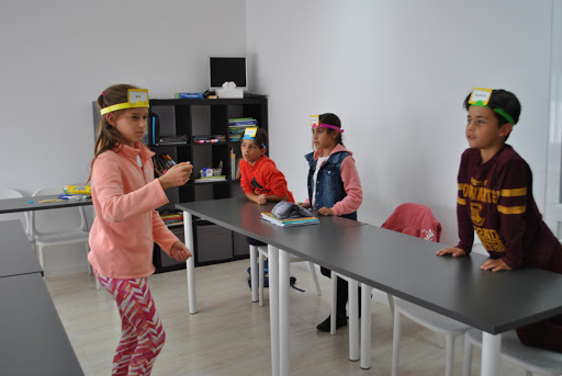 AcadeM Idiomas - Visual
