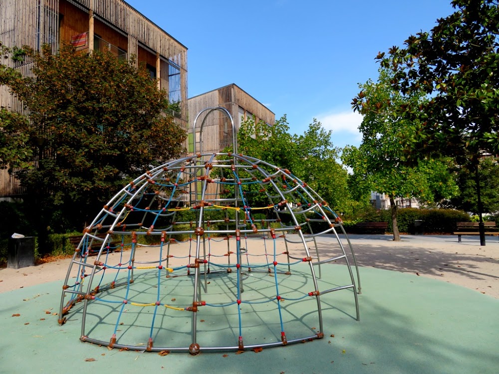 Aire de jeux Jean Ferrat