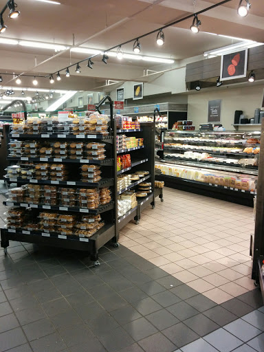 Foodland - Toronto, Danforth - Thumbnail