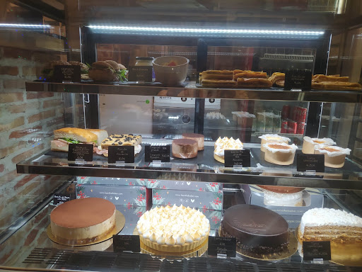 LEON THE BAKER - Visual