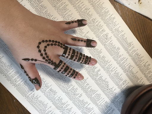 Suno Henna - Visual