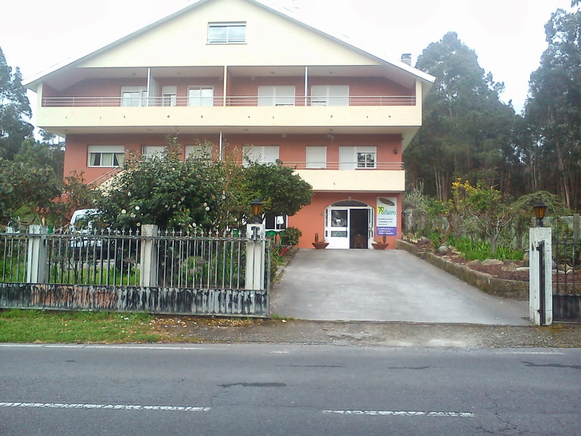 pension punta palleiro