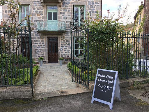 Photo de La Maison de Famille - Chambres d'hôtes à Boën-sur-Lignon (42130)