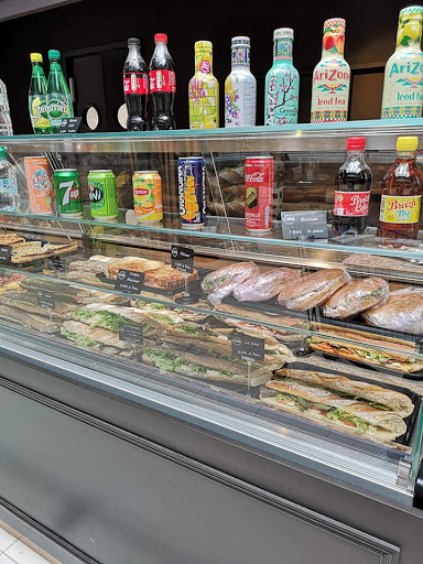 Photo 5 - La Marina Bar Restaurant