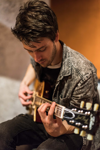 https://www.guitare-nate.com/ - Visual