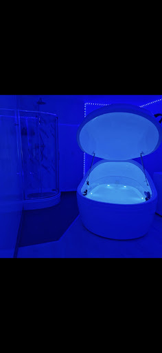 Recovery Float, Float spa. Float tanks. Massage. Sauna. Ice bath.
