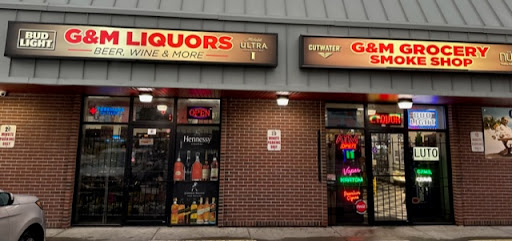 G & M LIQUORS & SMOKE SHOP with Packaging material