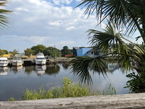 Lockside Bar and Grill - Thumbnail