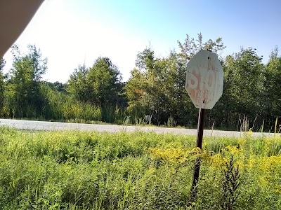 Southern Trailhead For Ramada Inn Trail