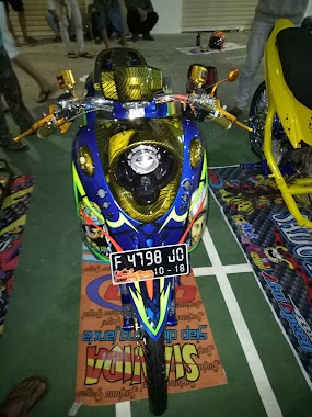 Bengkel Ishak Motor, Author: Sarjana Gagal