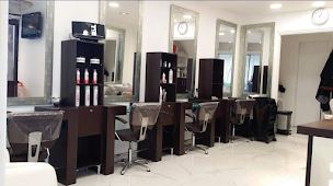 Photo n°1 de Coiffure Rive Droite à La Ciotat (Salon de coiffure)