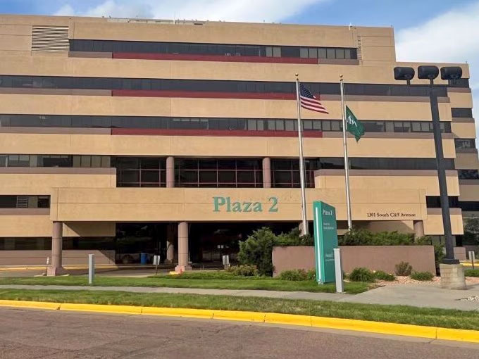 Plaza 2 Avera Mckennan