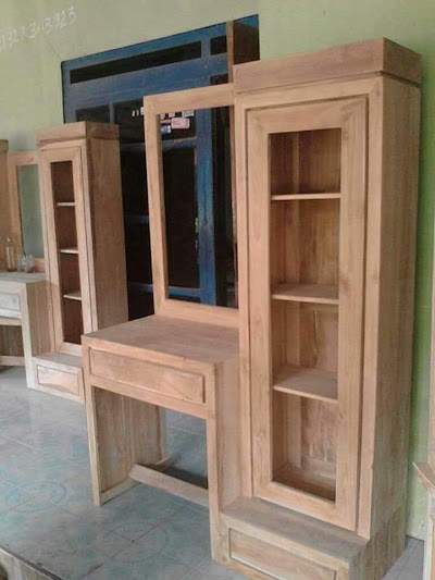 Photos of Suma Danu Wood Carving