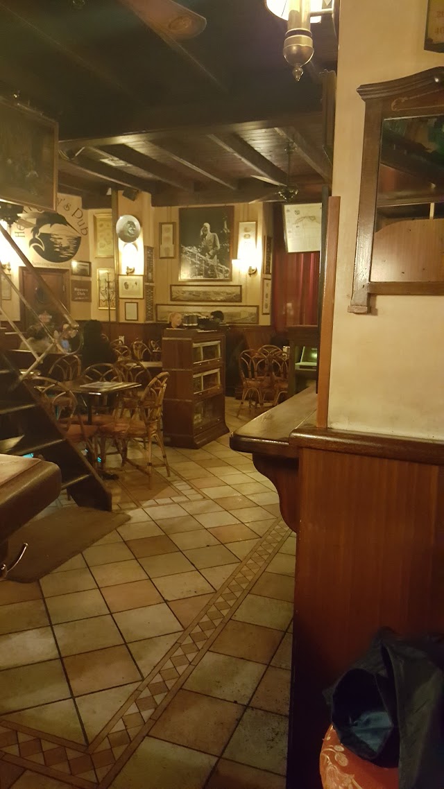 Hemingway's Pub