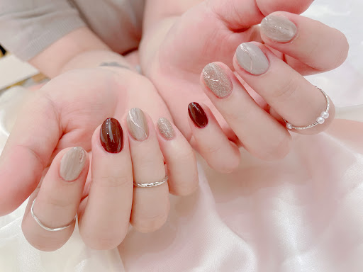 席諾美甲工作室評價、價格、網友推薦資訊 - 持久美甲與親人店狗