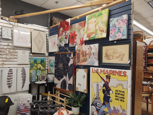 25th Street Shopping Center Gallery - United States