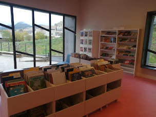 Photo n°4 de Médiathèque Henri Dubois à Saint-Julien-Chapteuil (Bibliothèque municipale)