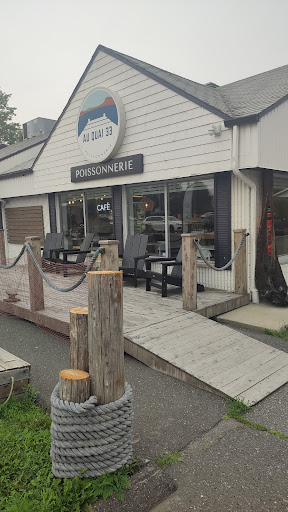 Au Quai 33 - Poissonnerie - Café