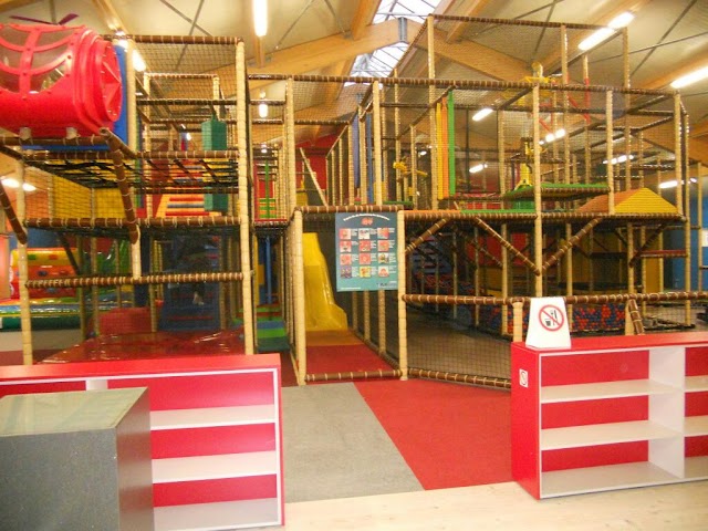 All In Family Fun Center - Bowling Center Fuussekaul Sarl