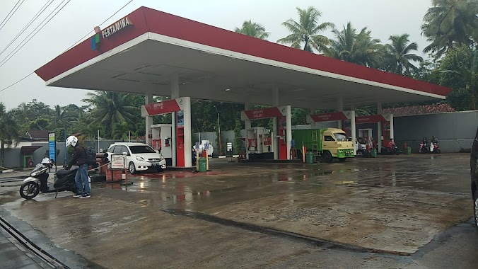 Setia Kawan Petrol Station, Author: Khairul Albert