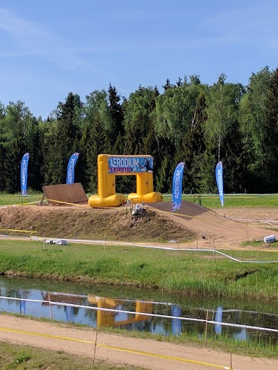 Photos of Zelta Zirgs