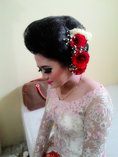 Photos of Salon Eka