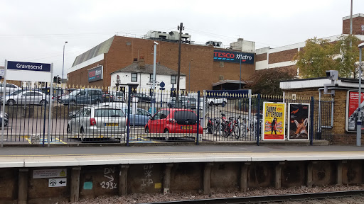 Gravesend Railway Station - Thumbnail