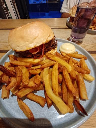 Photo 1 - Papi Henri Burger