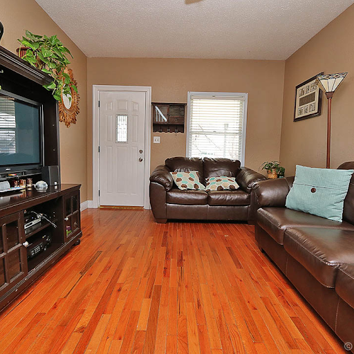 Wendy Flynn, REALTOR®, C21 Ashland Realty - Thumbnail