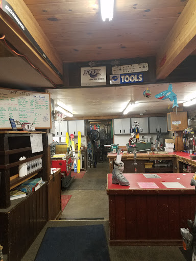 Round House Ski and Sports Center - Thumbnail
