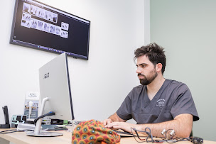 Photo n°9 de Born to Smile à Parentis-en-Born (Parodontiste)