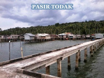 Photos of Tjombol Island