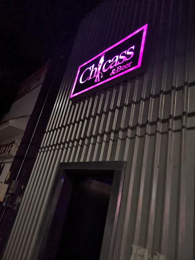Chicas & Beer Bar