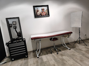 Photo n°1 de Needle piercing à Le Luc (Tatoueur)