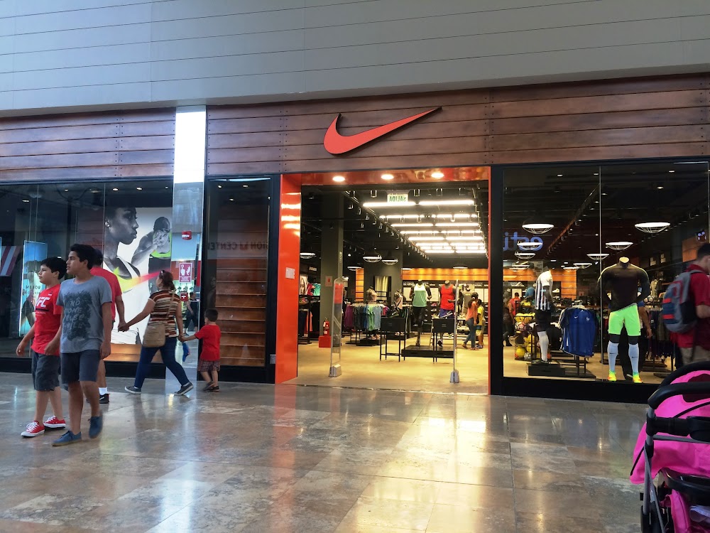 Nike, Trujillo — horario de dirección