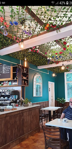 Zukis Caffetteria — photo